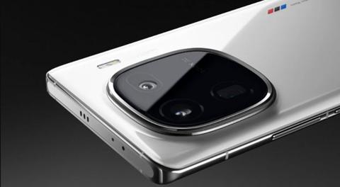 هاتف Iqoo 12 Pro سيكون من أفضل الهواتف الذكية