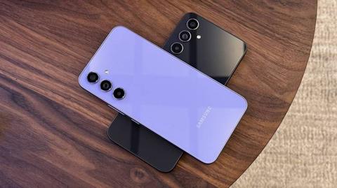 سامسونج جالكسي اى 54 – Galaxy A54 5G ينضم إلى قائمة الهواتف التي تتلقى تحديثات الأمان لشهر يوليو 2023