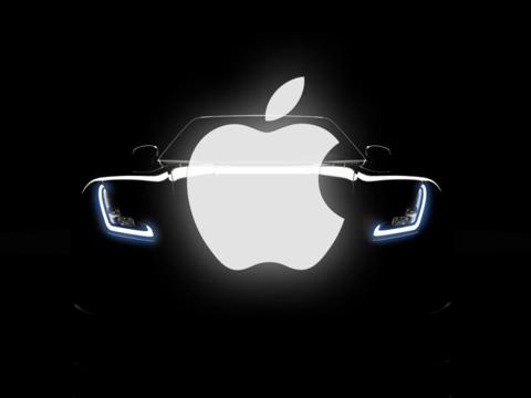 من iPhoneIslam.com، تُظهَر سيارة آبل في الظلام، وتمتاز بالقيادة الذاتية.