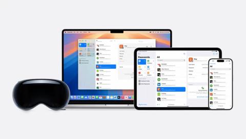 من iPhoneIslam.com، مجموعة من أجهزة Apple، بما في ذلك سماعة الواقع الافتراضي، وMacBook، وiPad، وiPhone، تعرض جميعها تطبيقات وواجهات متنوعة على شاشاتها، مع إبراز تطبيق كلمات إدارة المرور بشكل بارز.