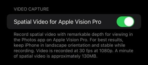 من iPhoneIslam.com، لقطة شاشة لتطبيق التقاط الفيديو الذي يتميز بميزة التقاط الفيديو المكاني لـ Apple Vision Pro.
