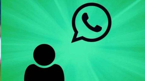 من iPhoneIslam.com، شعار Whatsapp مع صورة ظلية لشخص يعرض الهدف الإضافي لجهات الاتصال.
